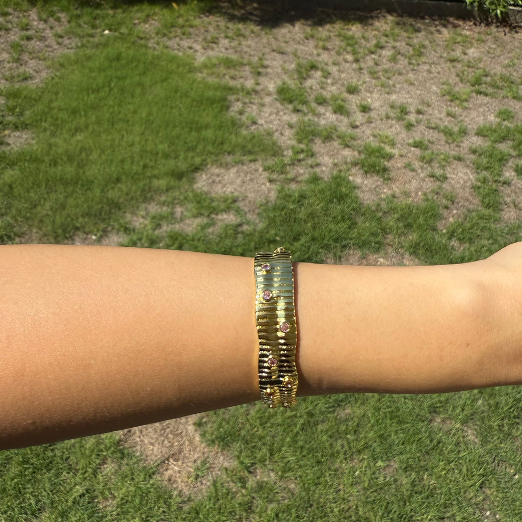 Gold Wavy Pink-Gem Bangle