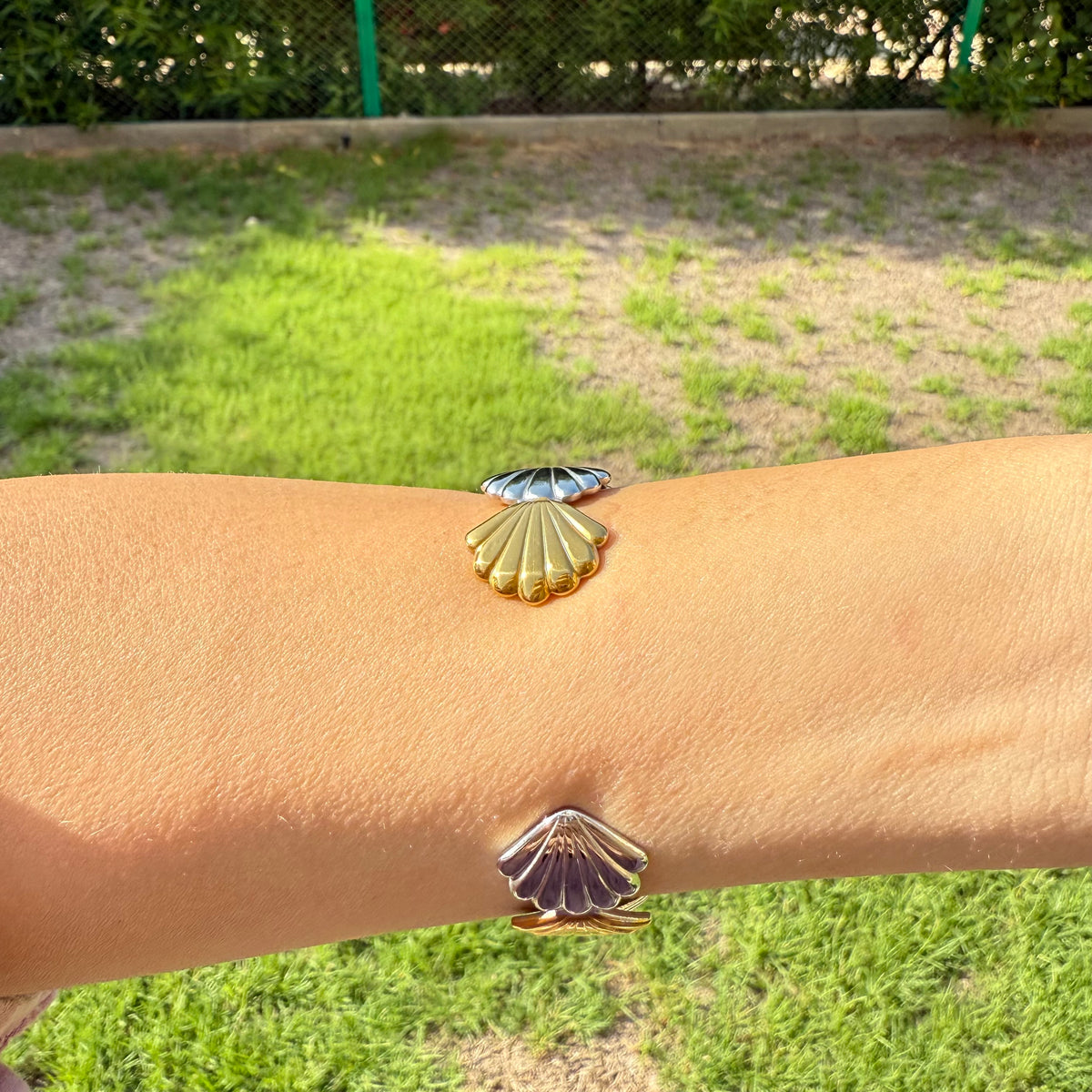 Two-Tone Shell Bracelet