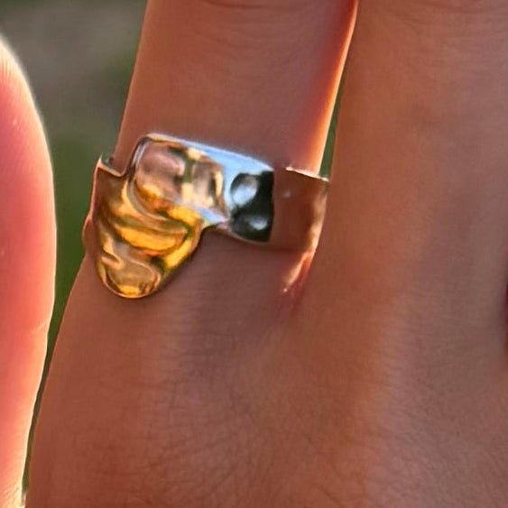 Two-Tone Circle Ring