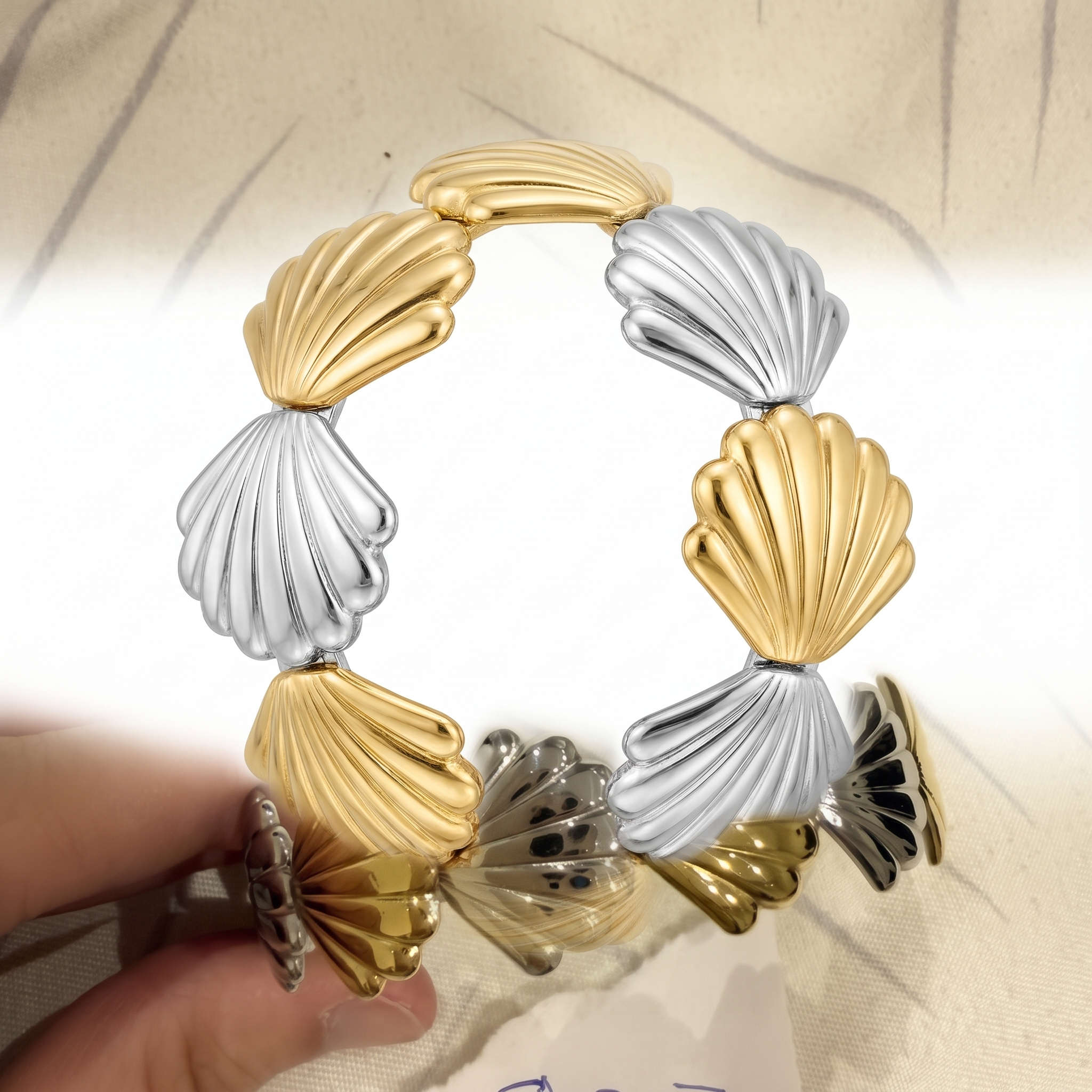 Two-Tone Shell Bracelet