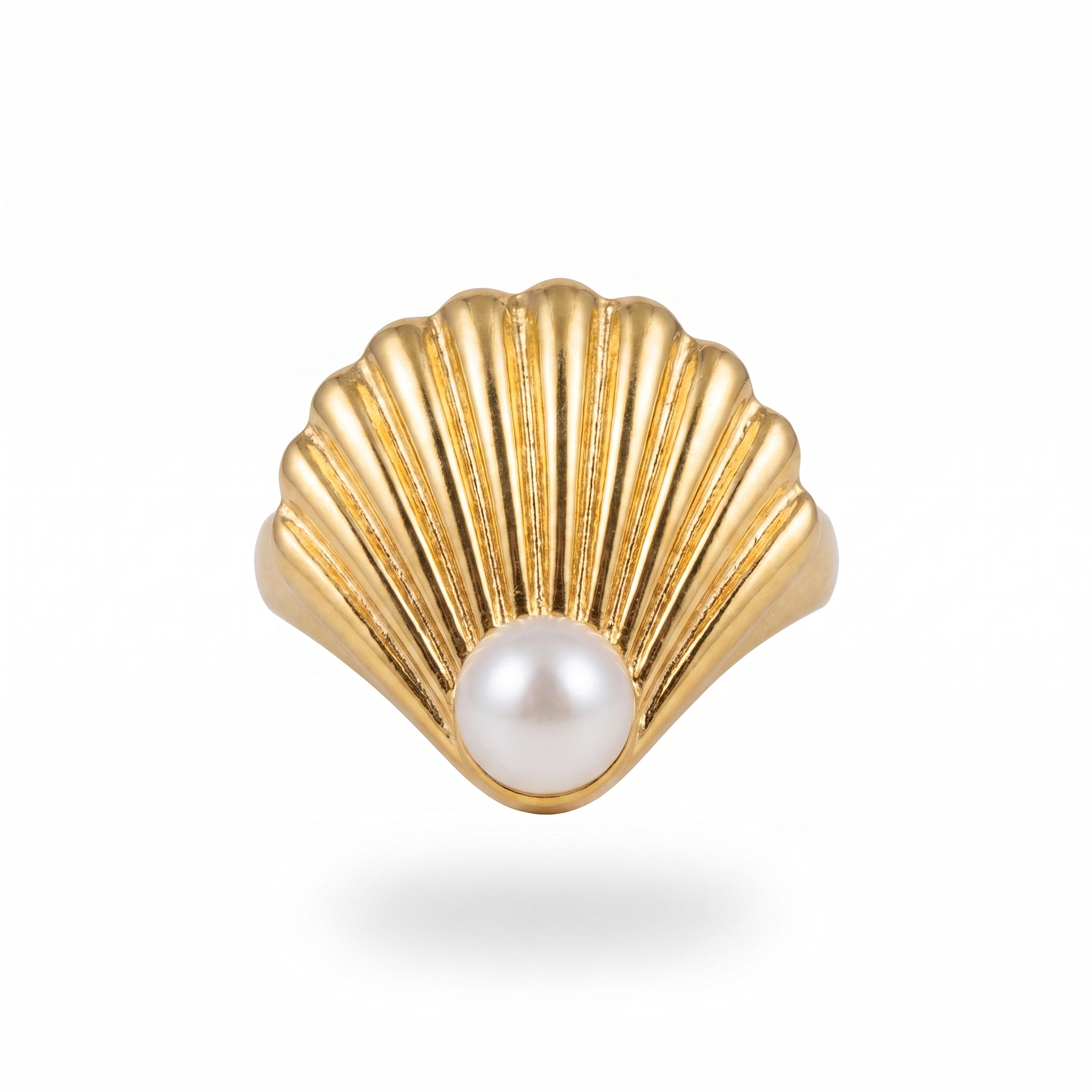 Gold Shell Pearl Ring